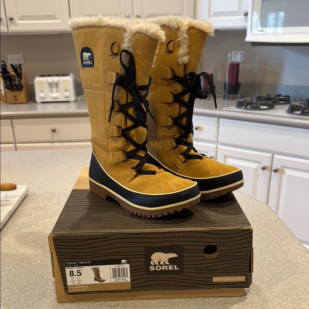 Sorel Women's Tan Winter Boots